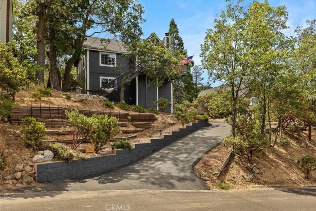 Charming Getaway Cabin Lake Arrowhead Exterior photo